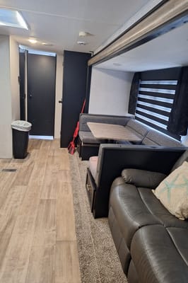 "Ellie Mae" BUNK ROOM! Full outside Kitchen