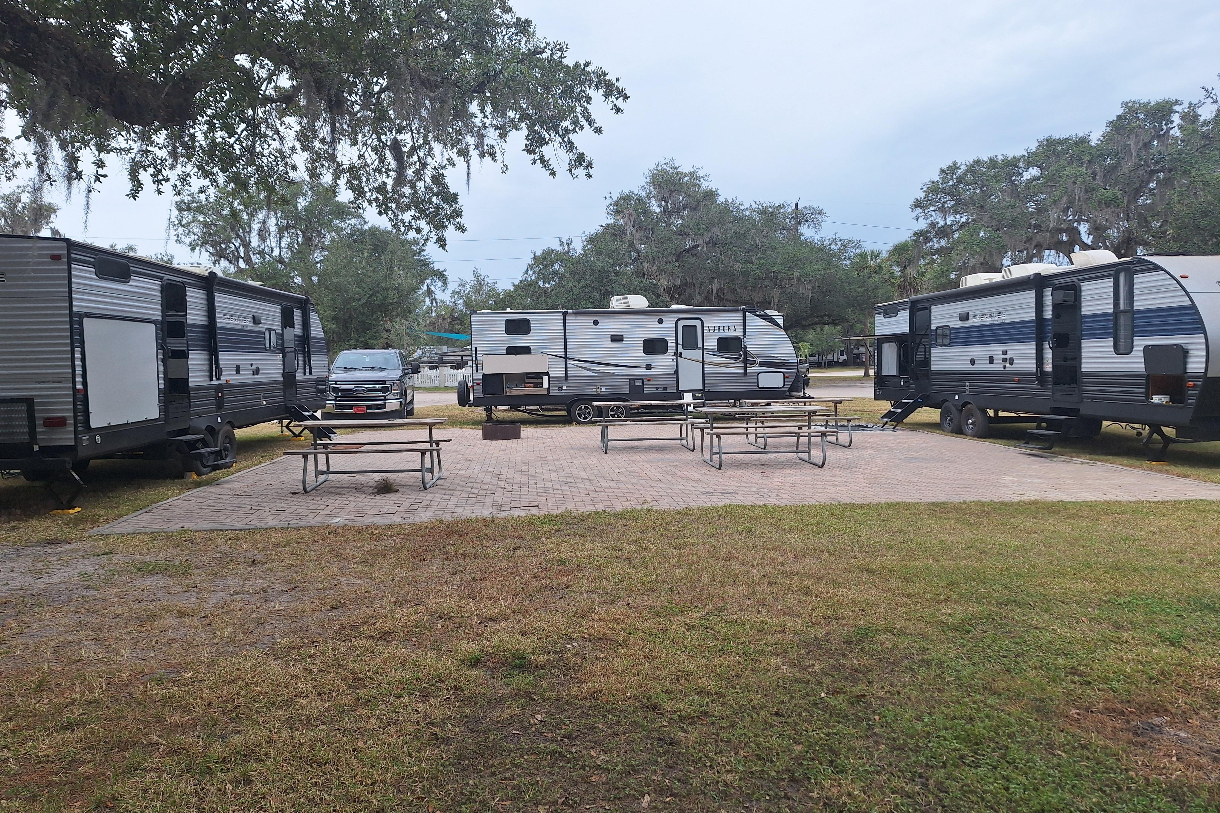 "Ellie Mae"  BUNK ROOM! Full outside Kitchen