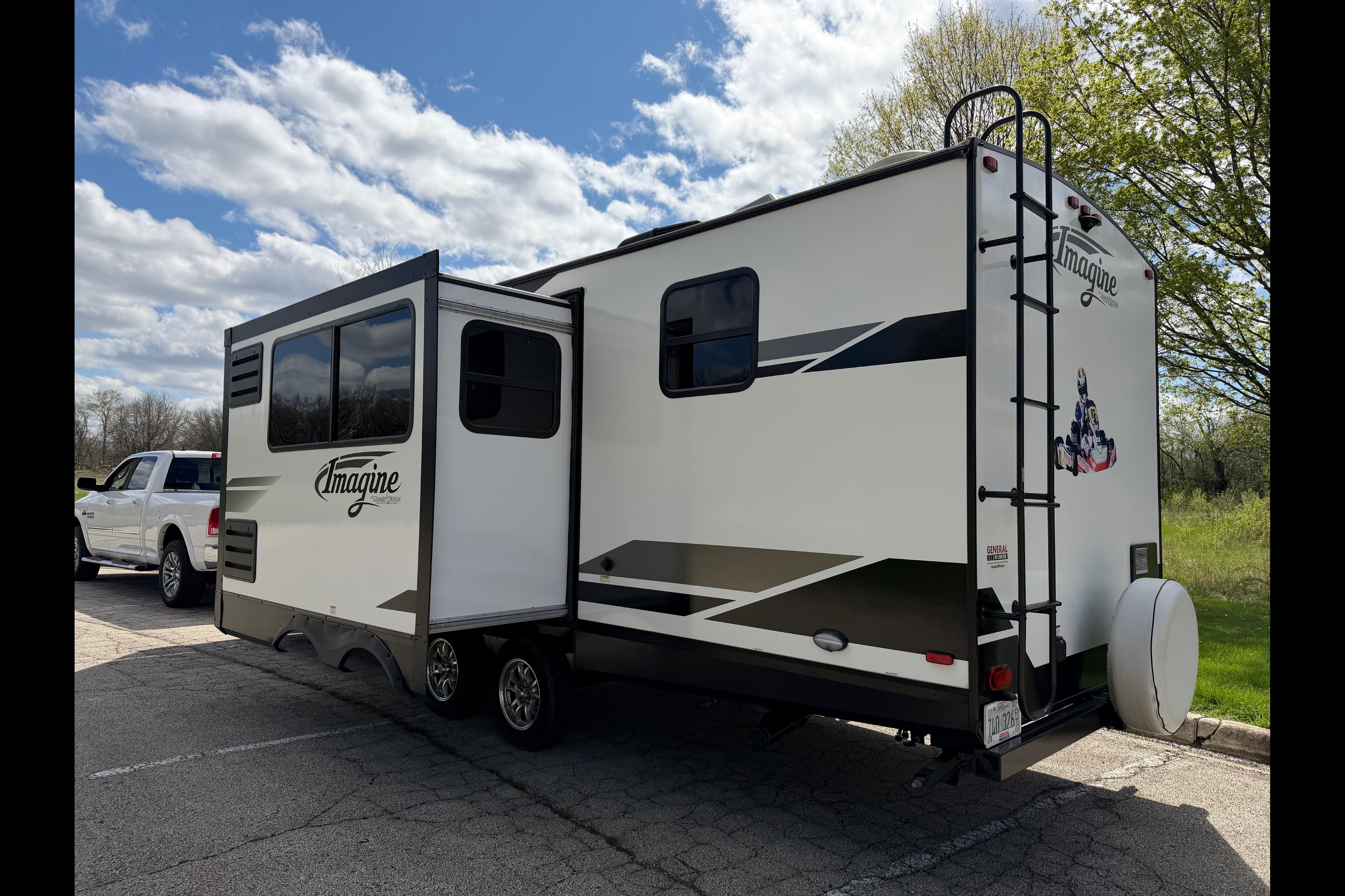 Laurentiu's Grand Design Imagine 2400BH Travel Trailer