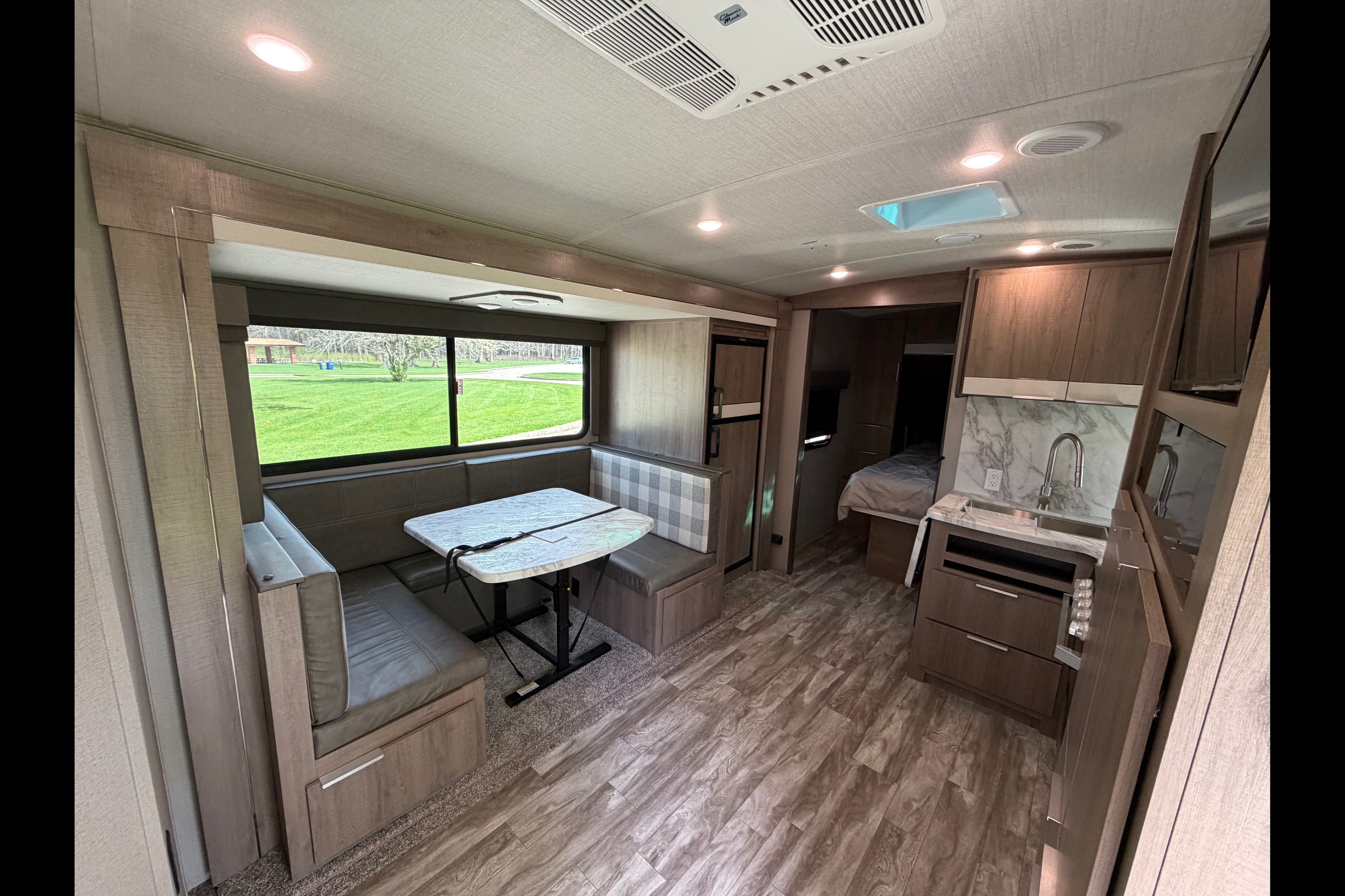 Laurentiu's Grand Design Imagine 2400BH Travel Trailer