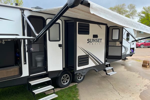 Shawn's Crossroads 331BH Travel Trailer