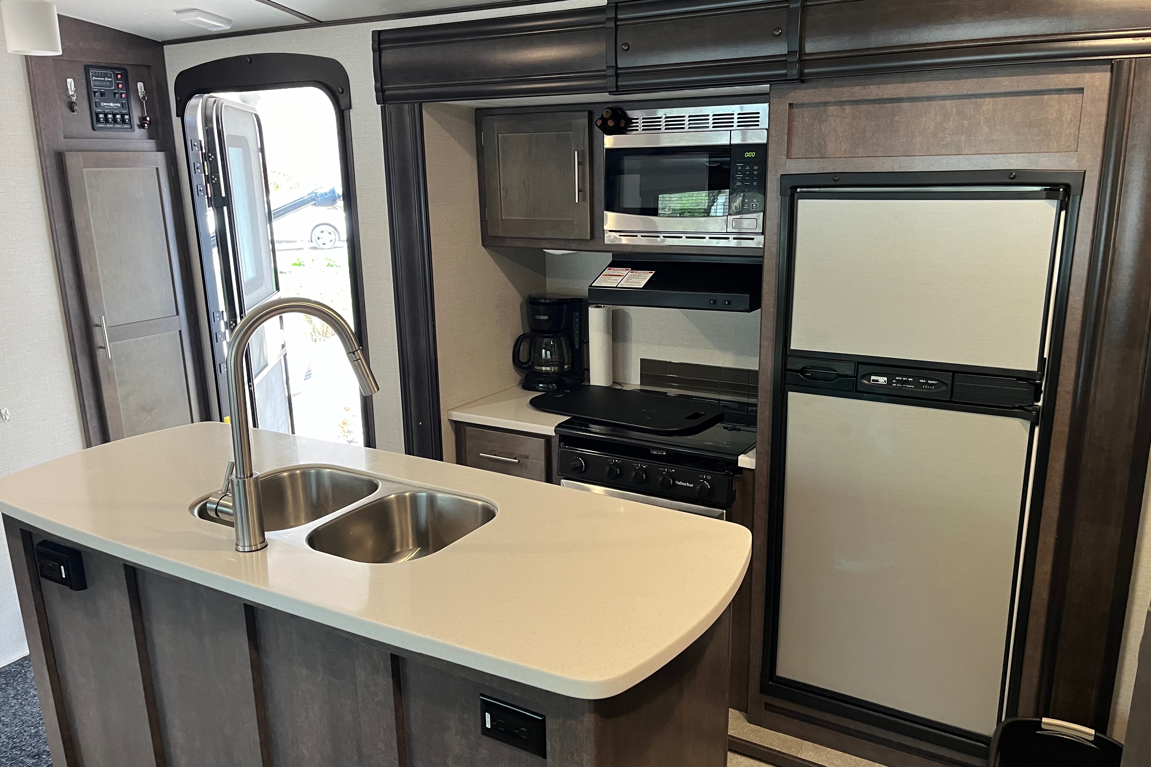 Shawn's Crossroads 331BH Travel Trailer