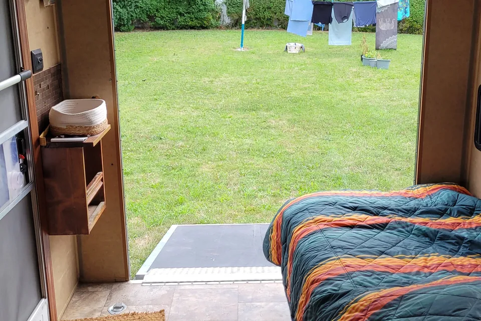 Clara the Camper