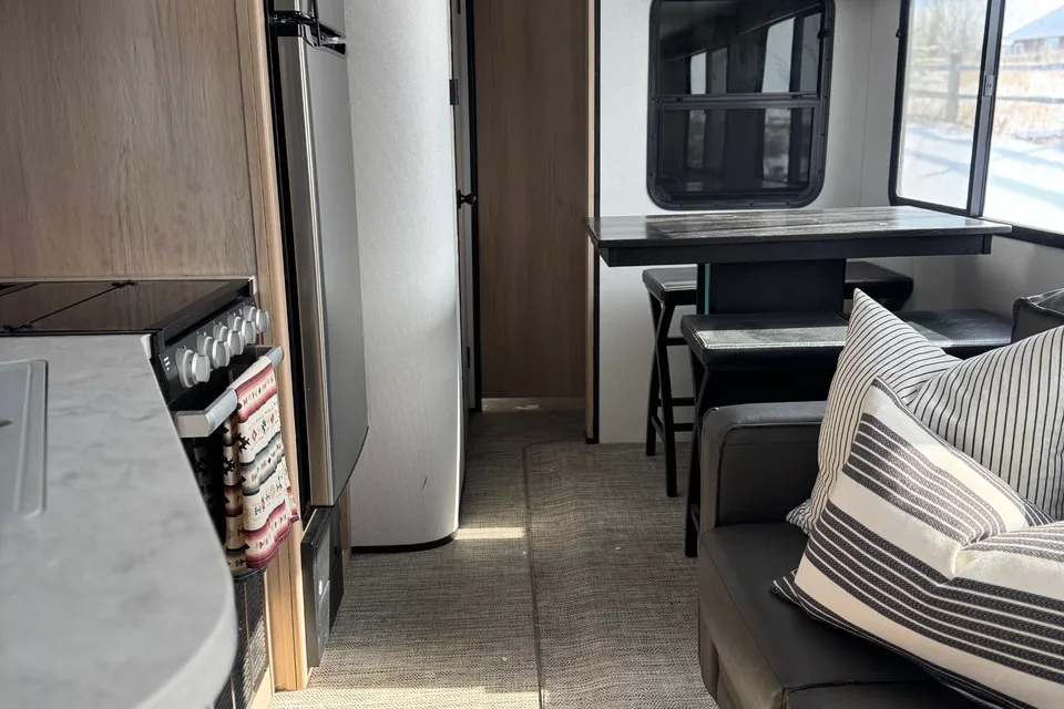Zivot - Cruiser RV Radiance