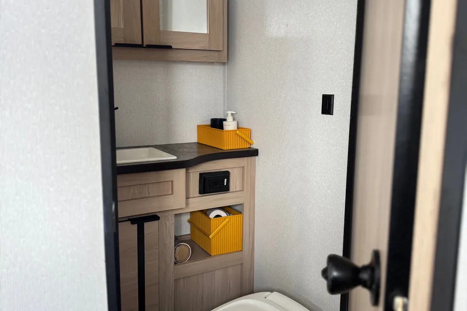 Zivot - Cruiser RV Radiance