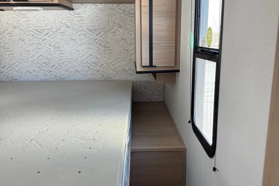 Zivot - Cruiser RV Radiance