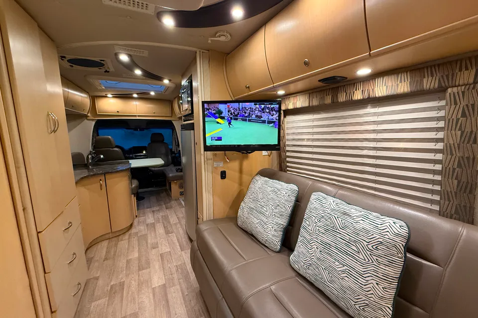 Luxury Class B+ Leisure Travel Serenity – Your Adventure in Comfort & Style!