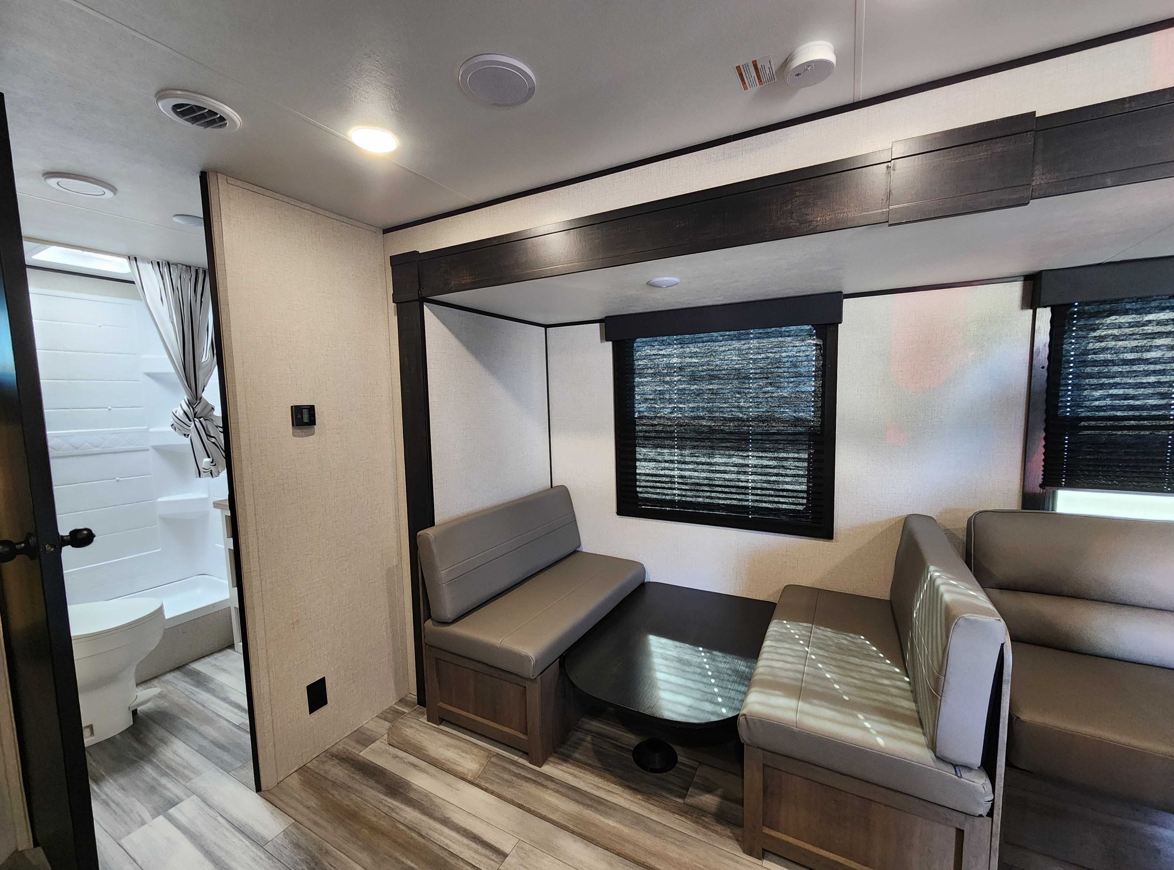 Hayat's Starcraft 2023 26bhs starcraft Travel Trailer
