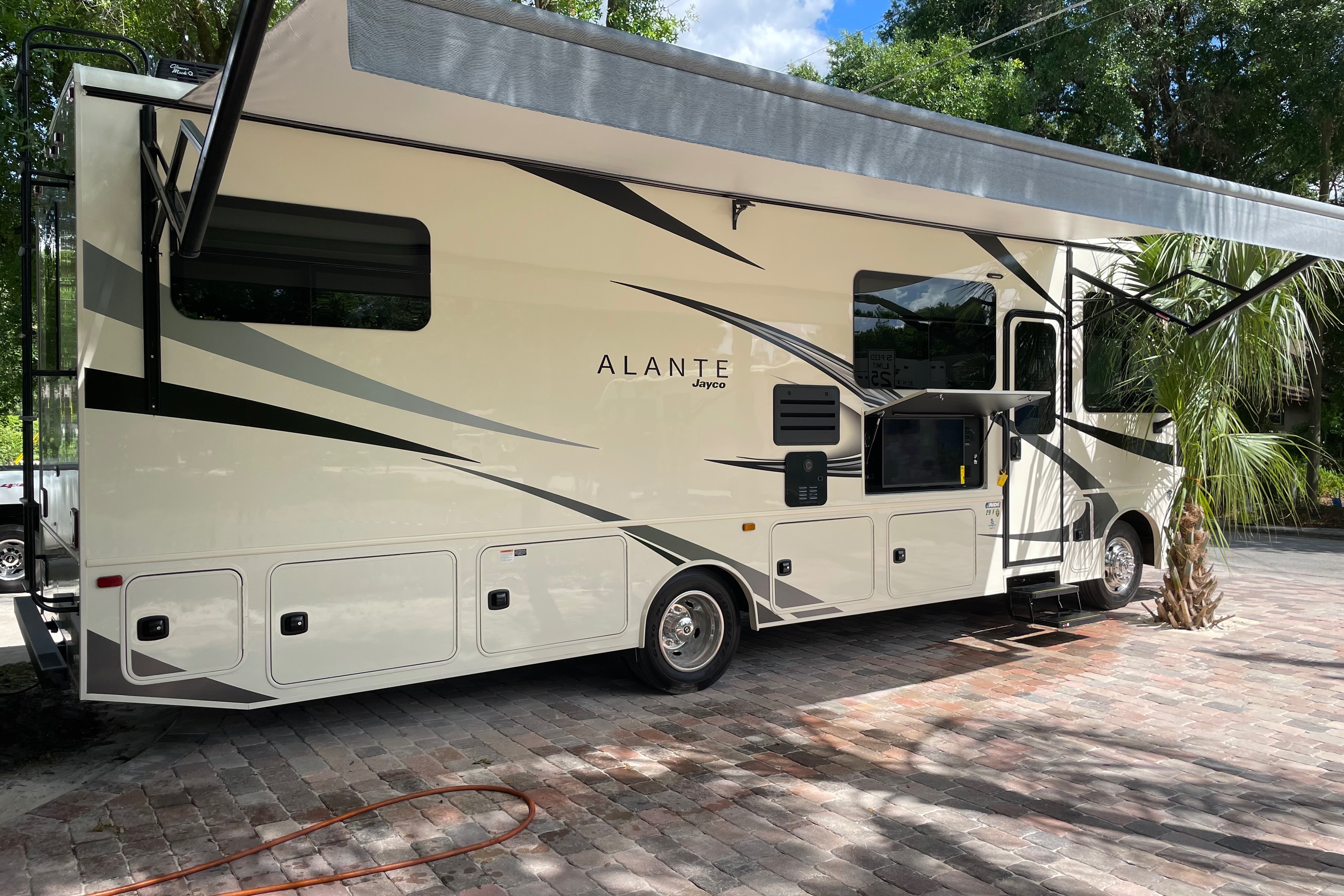 Jayco ALANTE 29F Class A