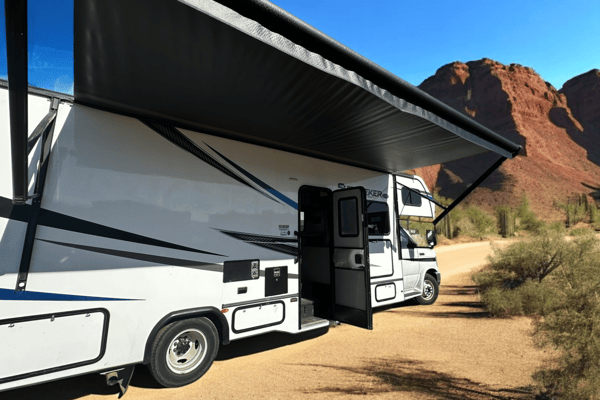2022 Forest River Sunseeker 3050S: Spacious Comfort