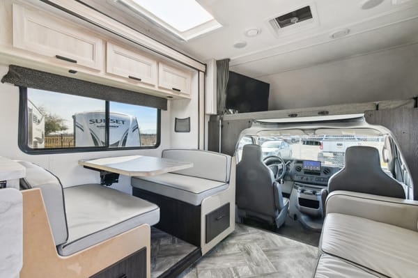 2022 Forest River Sunseeker 3050S: Spacious Comfort