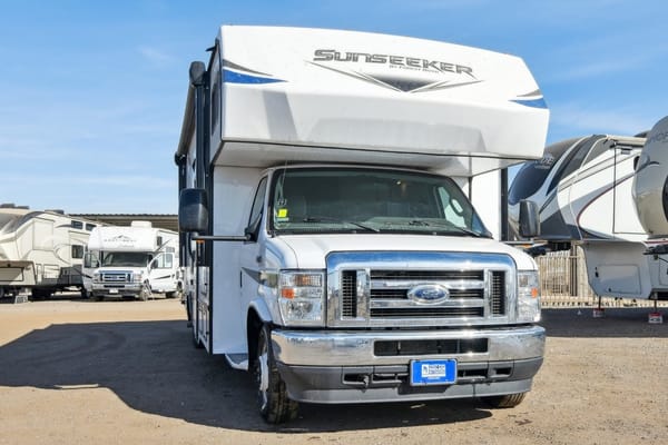 2022 Forest River Sunseeker 3050S: Spacious Comfort
