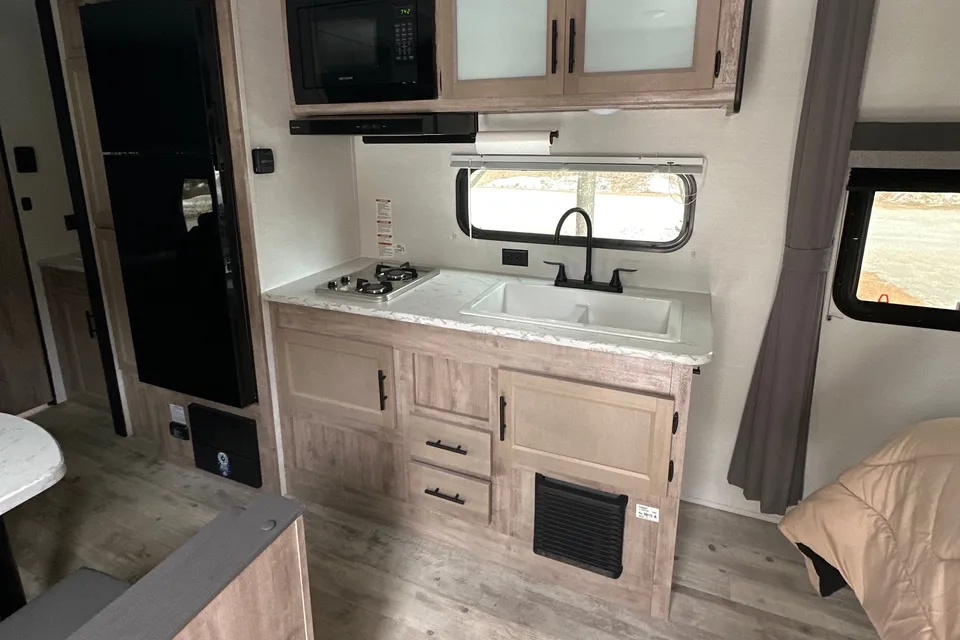 Mitchell’s Grand River 25BH Travel Trailer