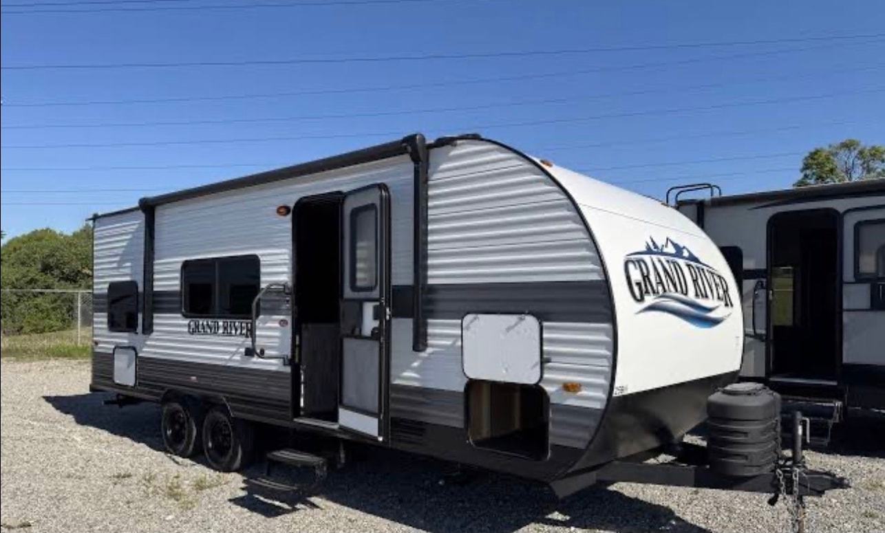 Mitchell’s Grand River 25BH Travel Trailer
