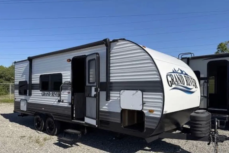 Mitchell’s Grand River 25BH Travel Trailer