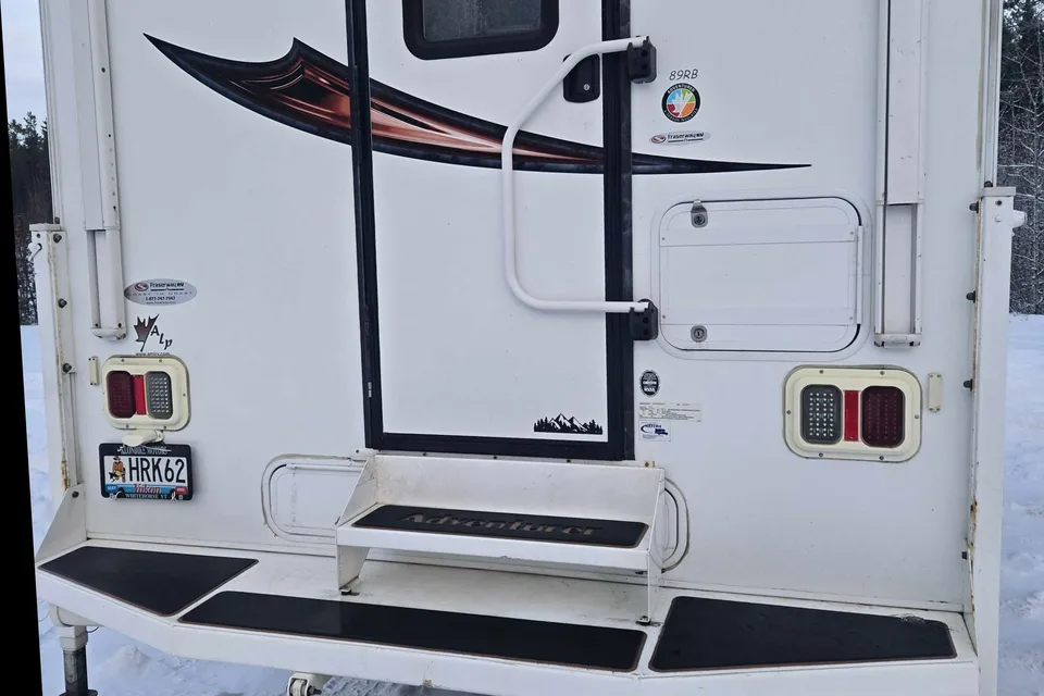 2018 chevrolet silverado diesel with 2018 adventurer 89rb Adventurer 89rb Truck Camper