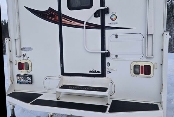 2018 chevrolet silverado diesel with 2018 adventurer 89rb Adventurer 89rb Truck Camper