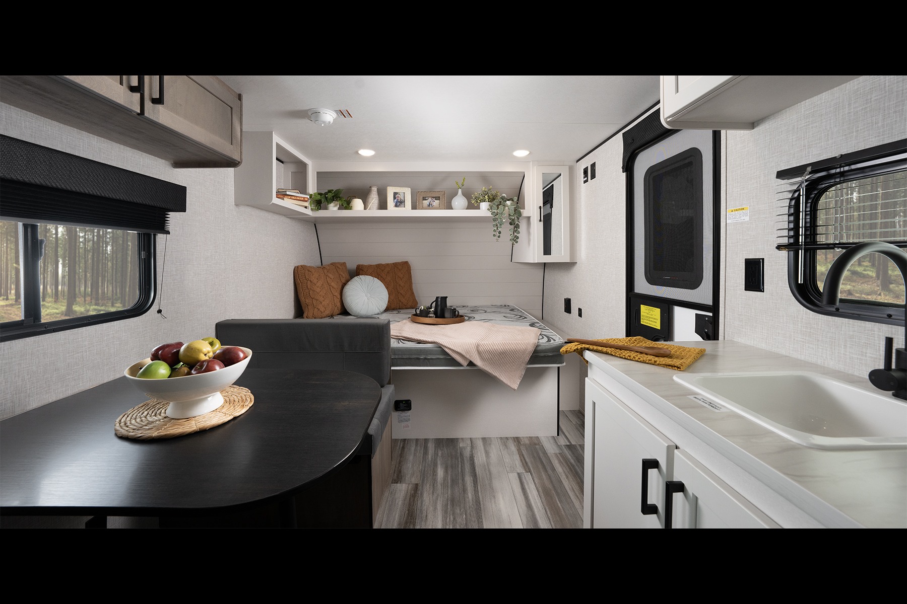 Sunny Daze Jayco Jayflight SLX 175BH Travel Trailer