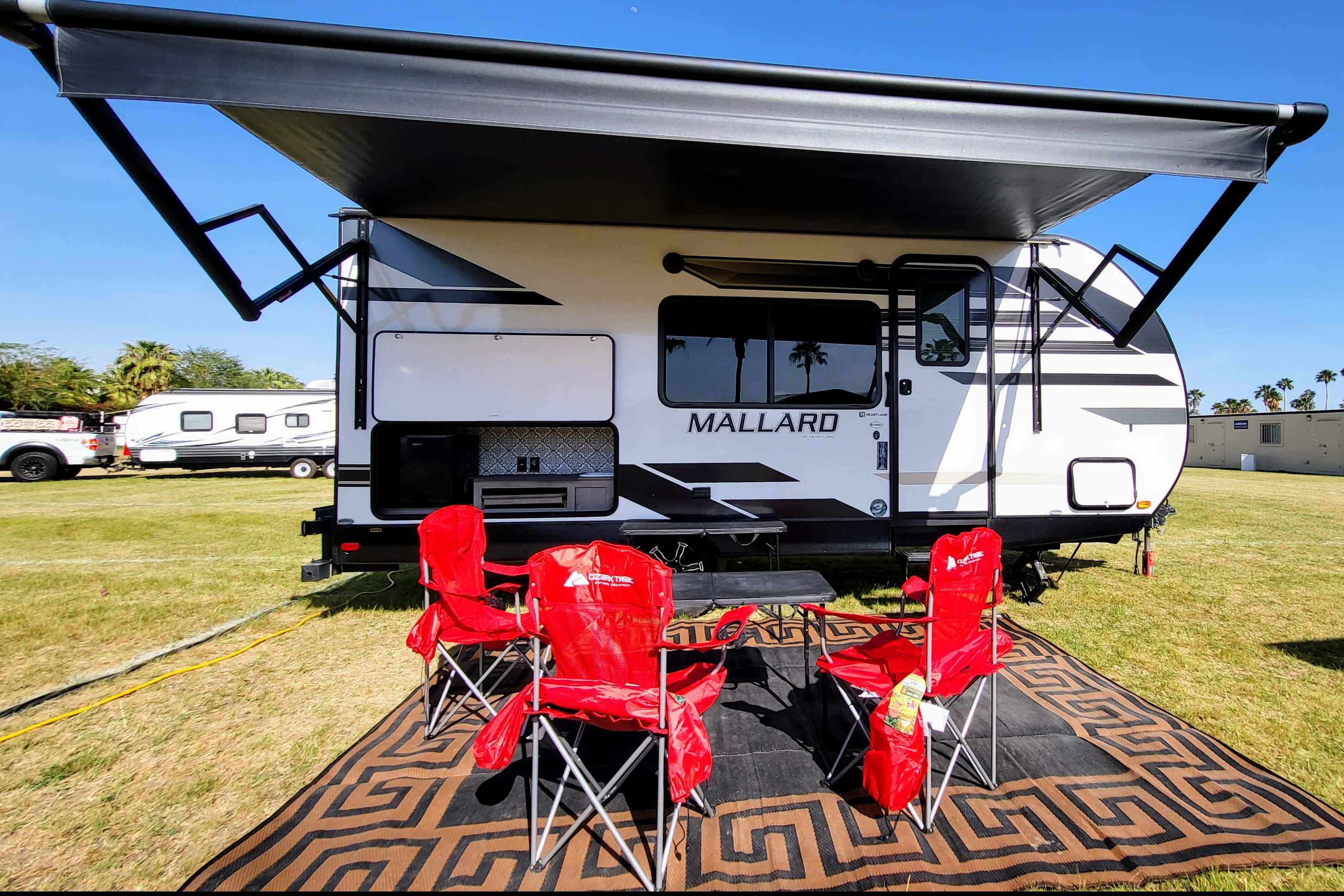 22ft Light Weight Travel Trailer