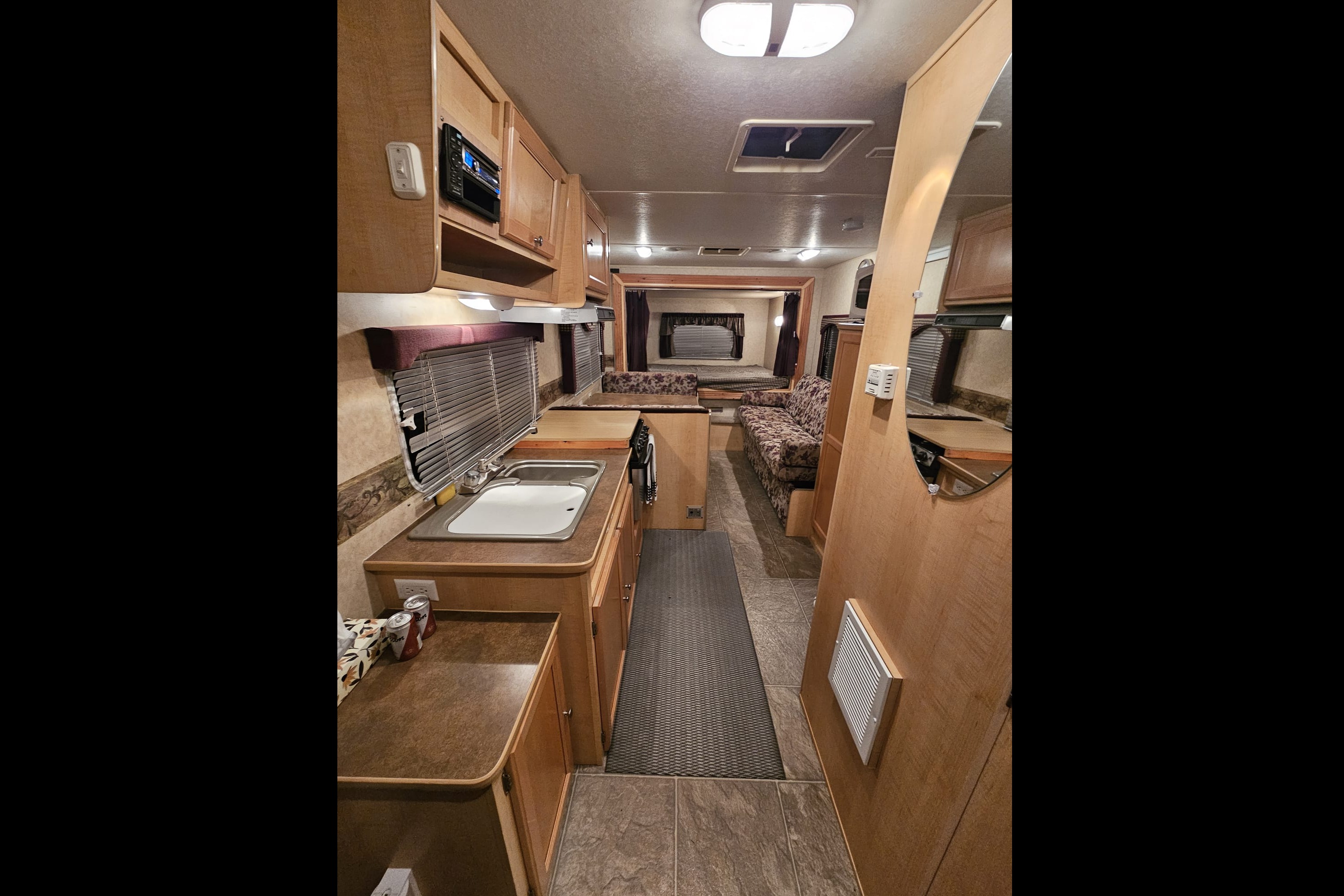 23ft Travel Trailer sleeps8