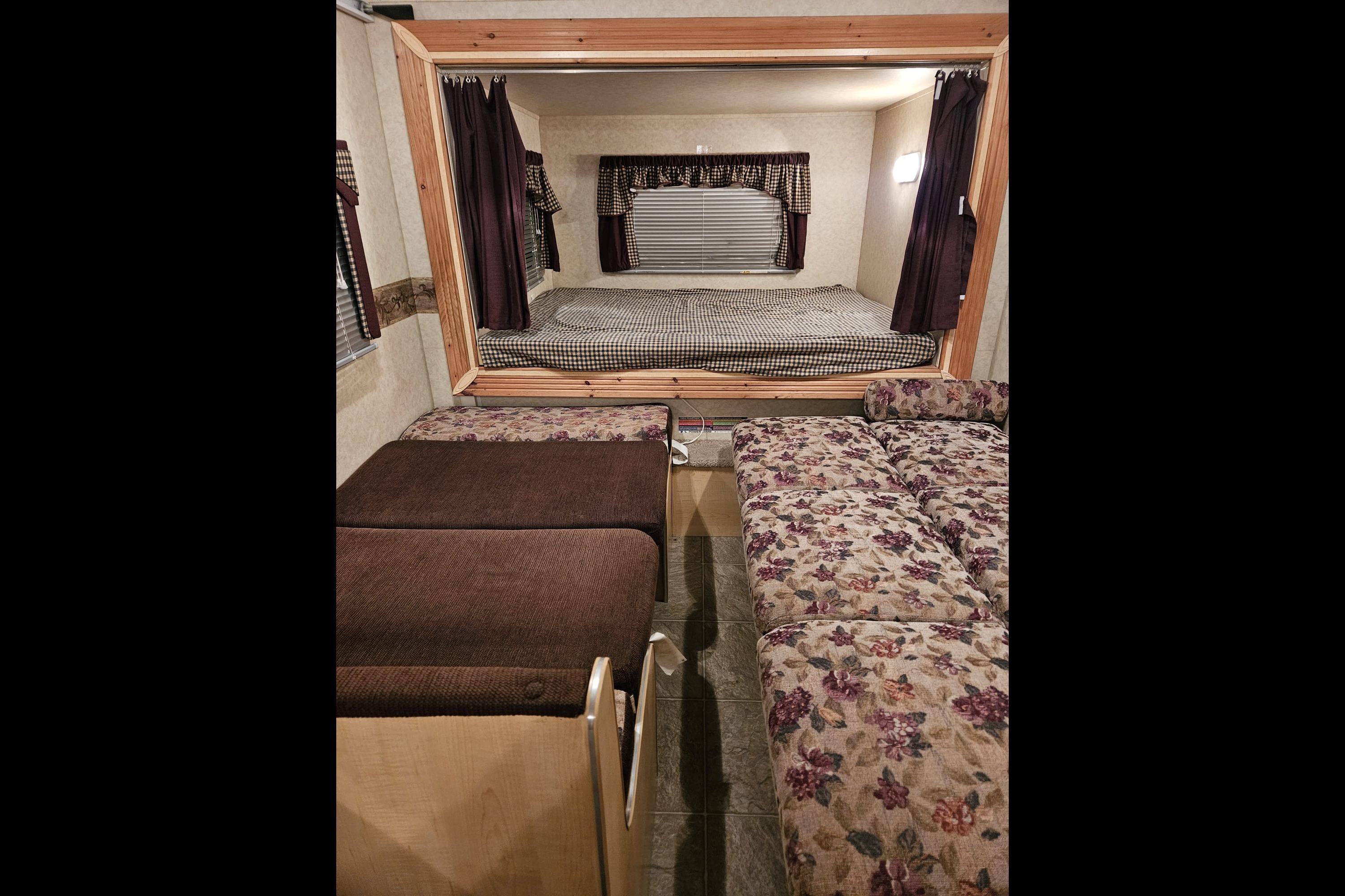 23ft Travel Trailer sleeps8