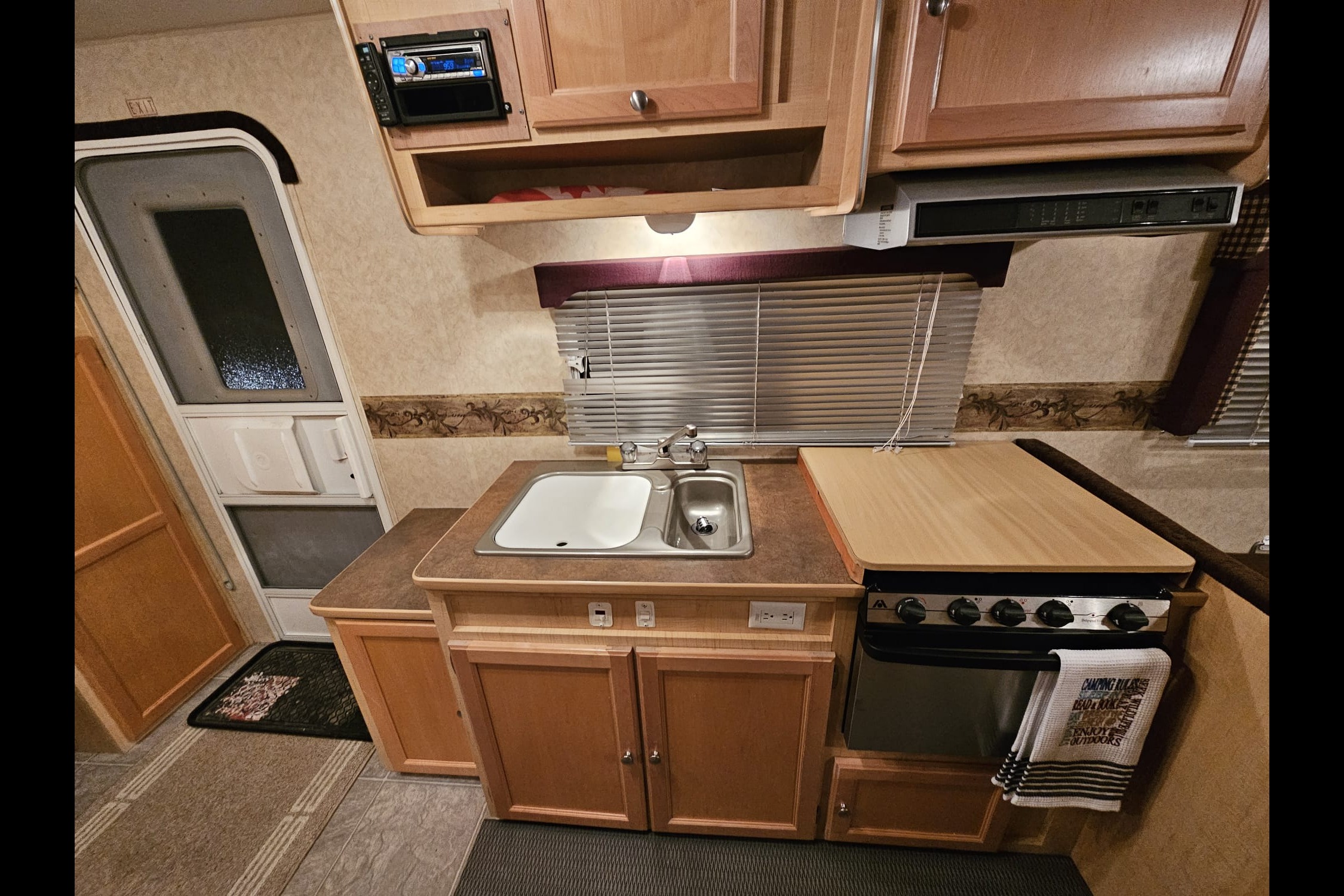23ft Travel Trailer sleeps8