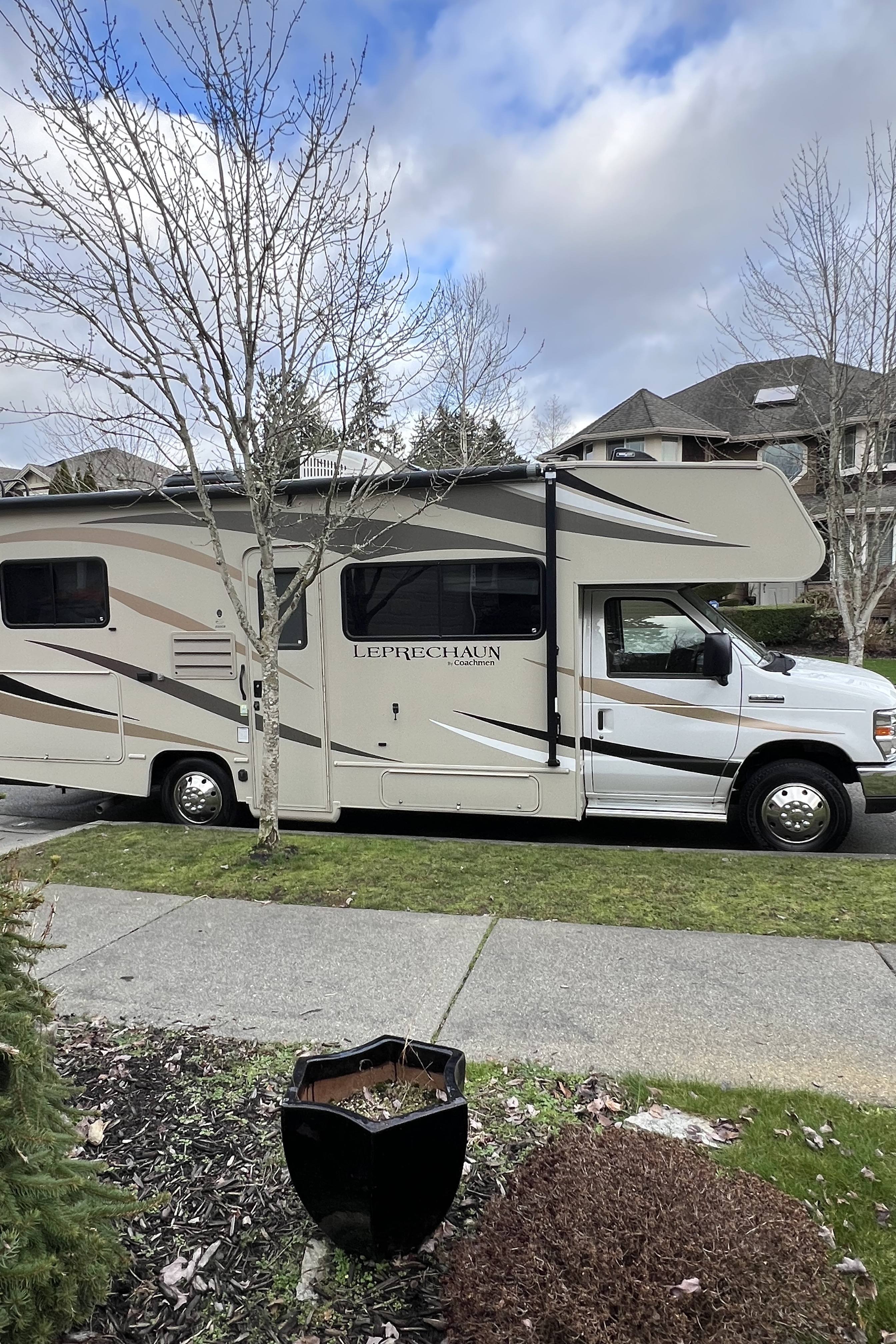 2019 Coachmen Leprechaun | Sleeps 6 | Easy To Drive & Fully Equipped