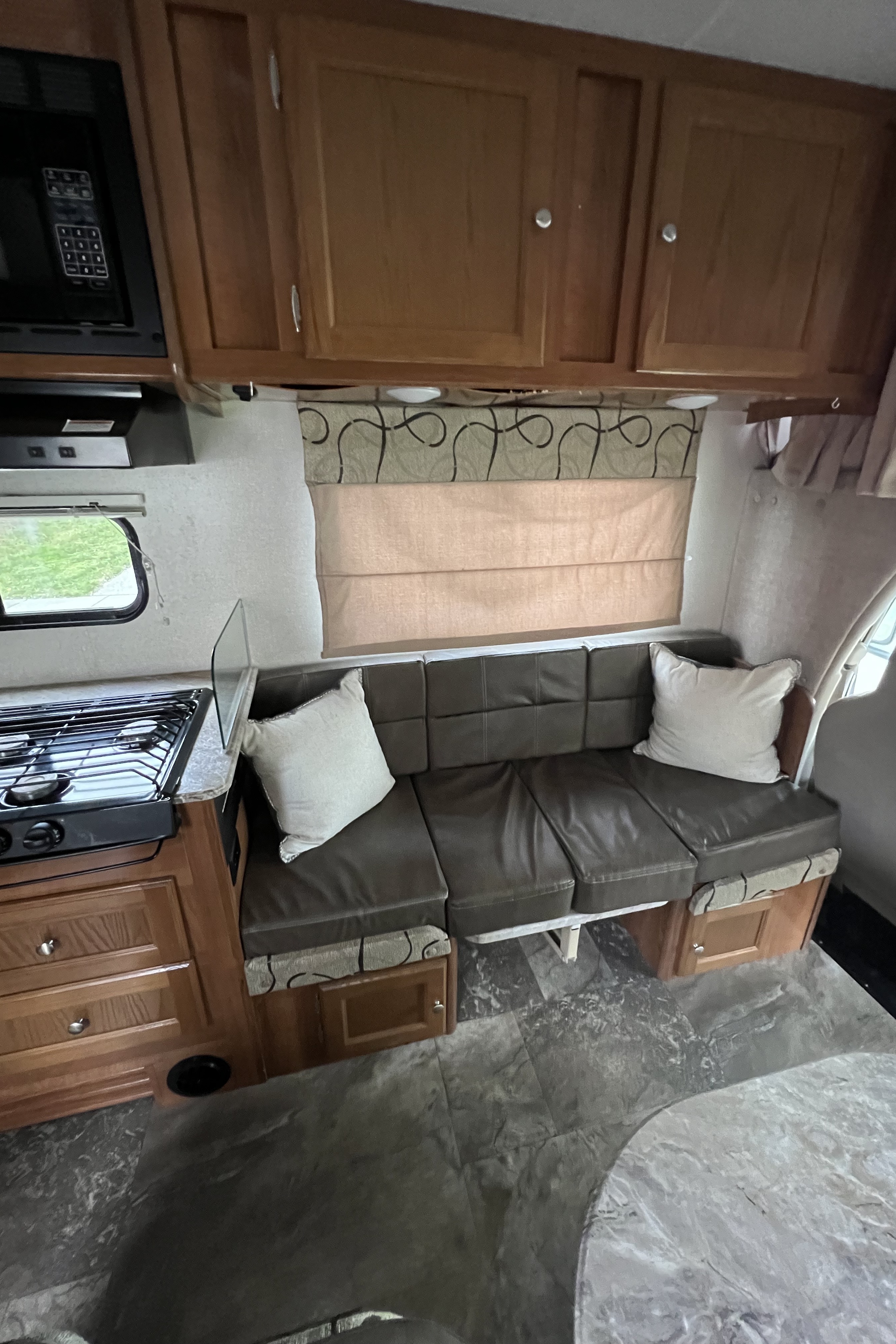 2019 Coachmen Leprechaun | Sleeps 6 | Easy To Drive & Fully Equipped