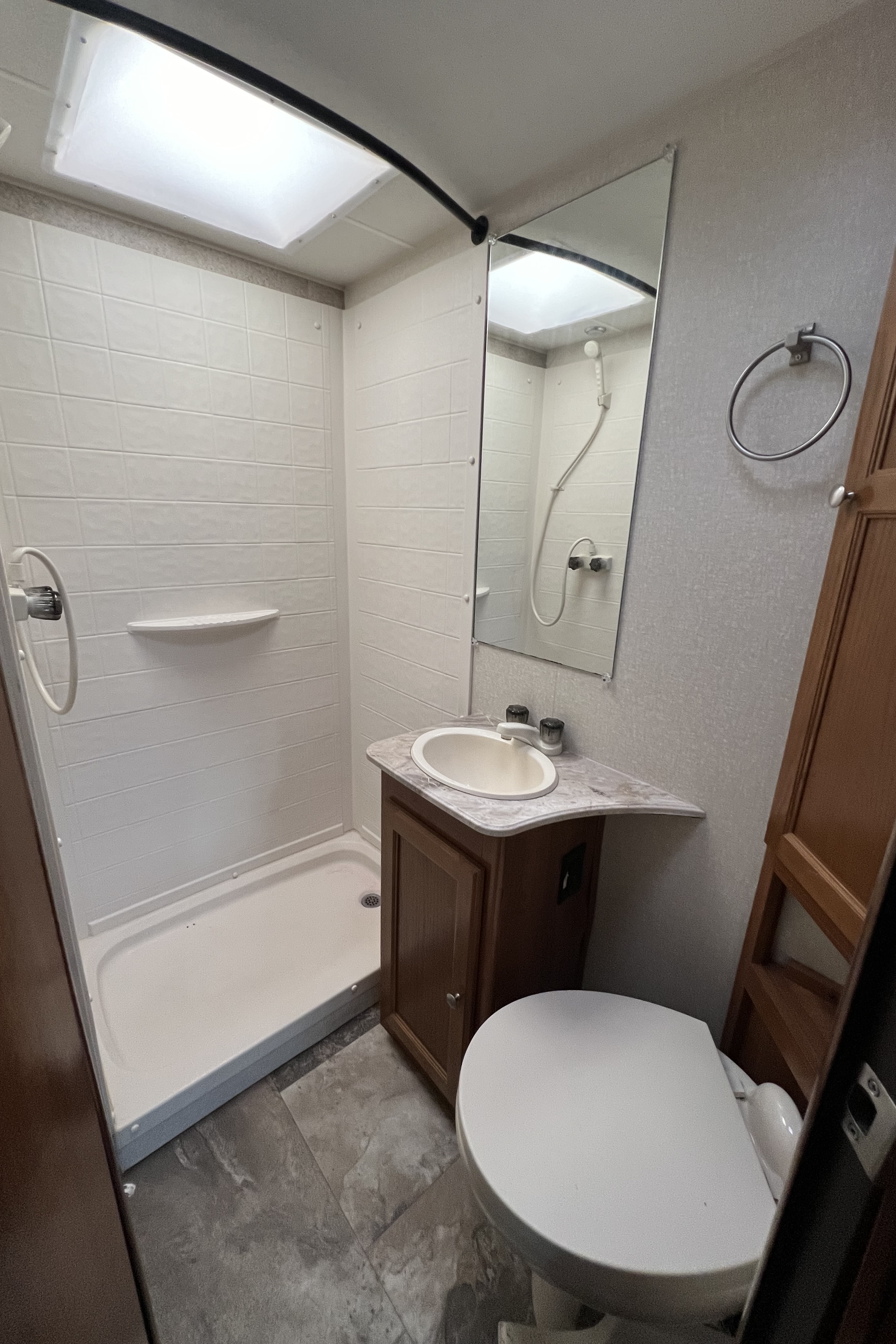 2019 Coachmen Leprechaun | Sleeps 6 | Easy To Drive & Fully Equipped