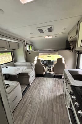 Viola's Thor Motor Coach Four Winds 25V Class C