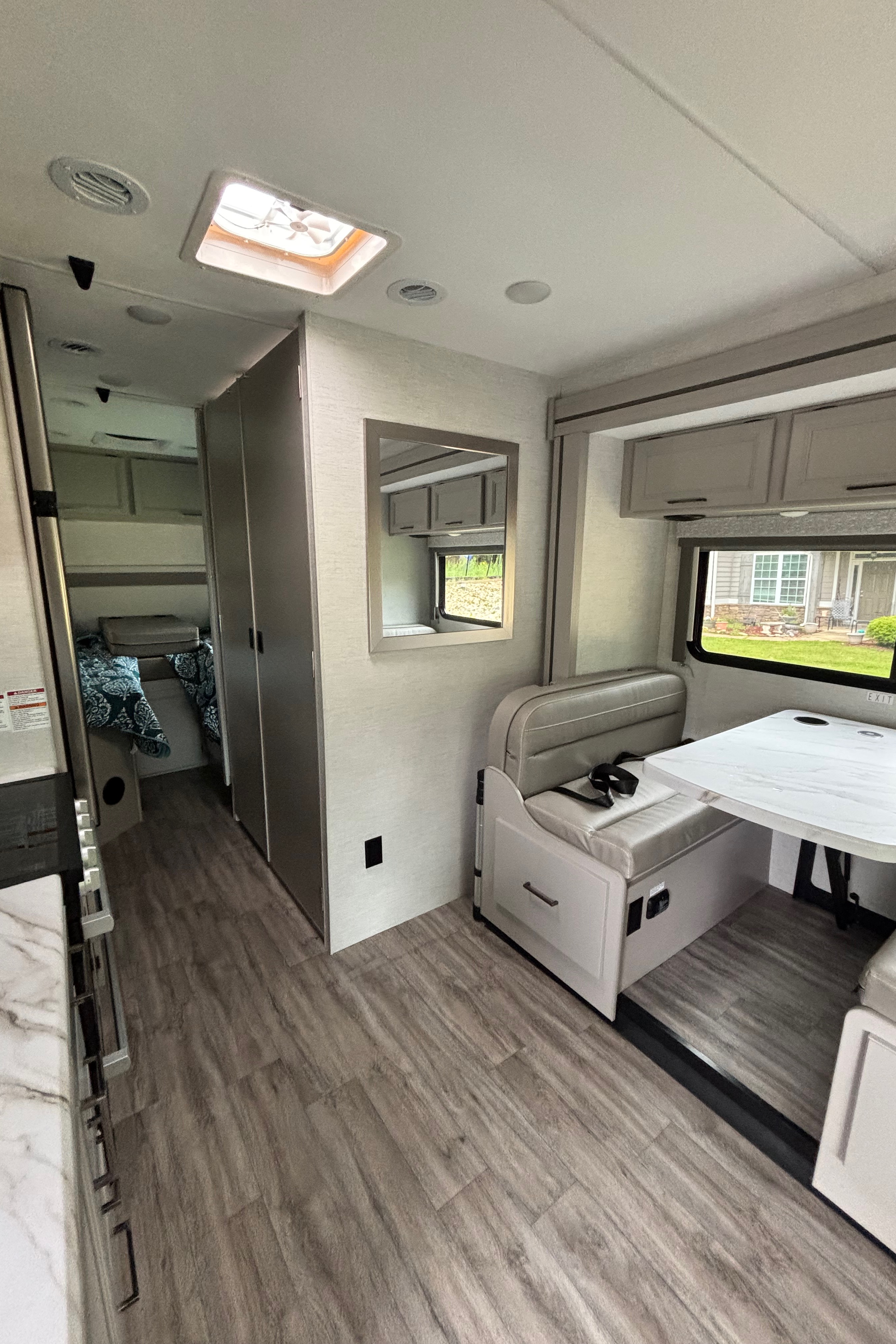 Viola's Thor Motor Coach Four Winds 25V Class C