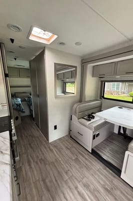 Viola's Thor Motor Coach Four Winds 25V Class C