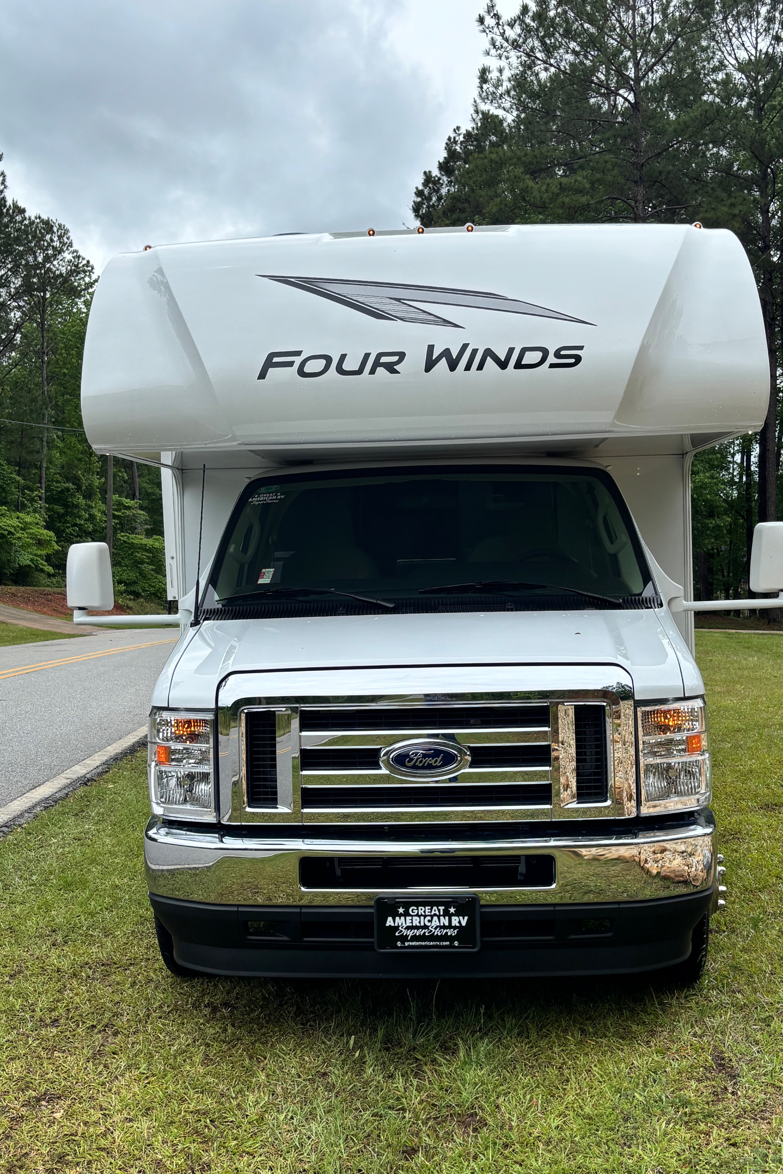 Viola's Thor Motor Coach Four Winds 25V Class C