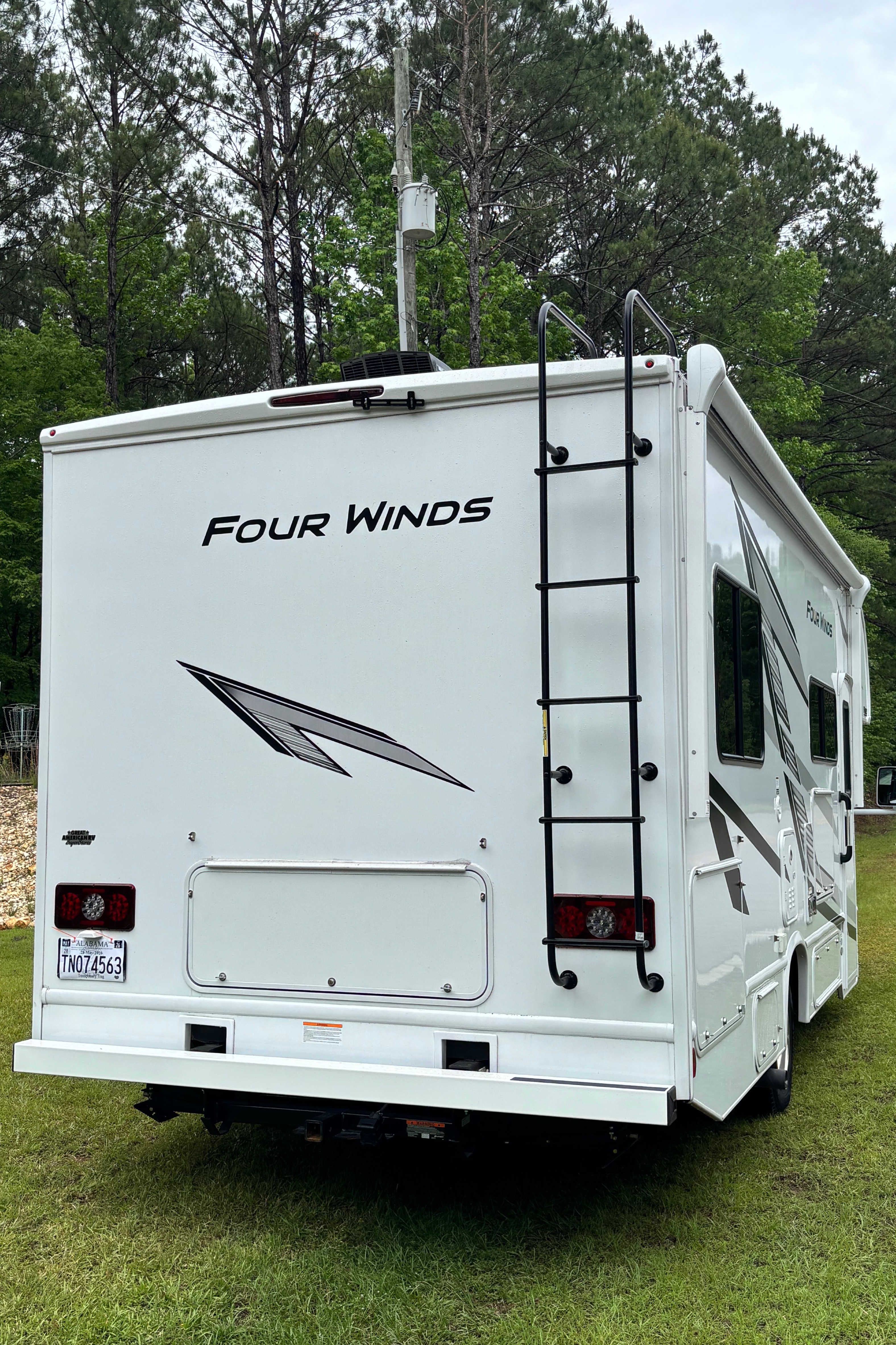 Viola's Thor Motor Coach Four Winds 25V Class C