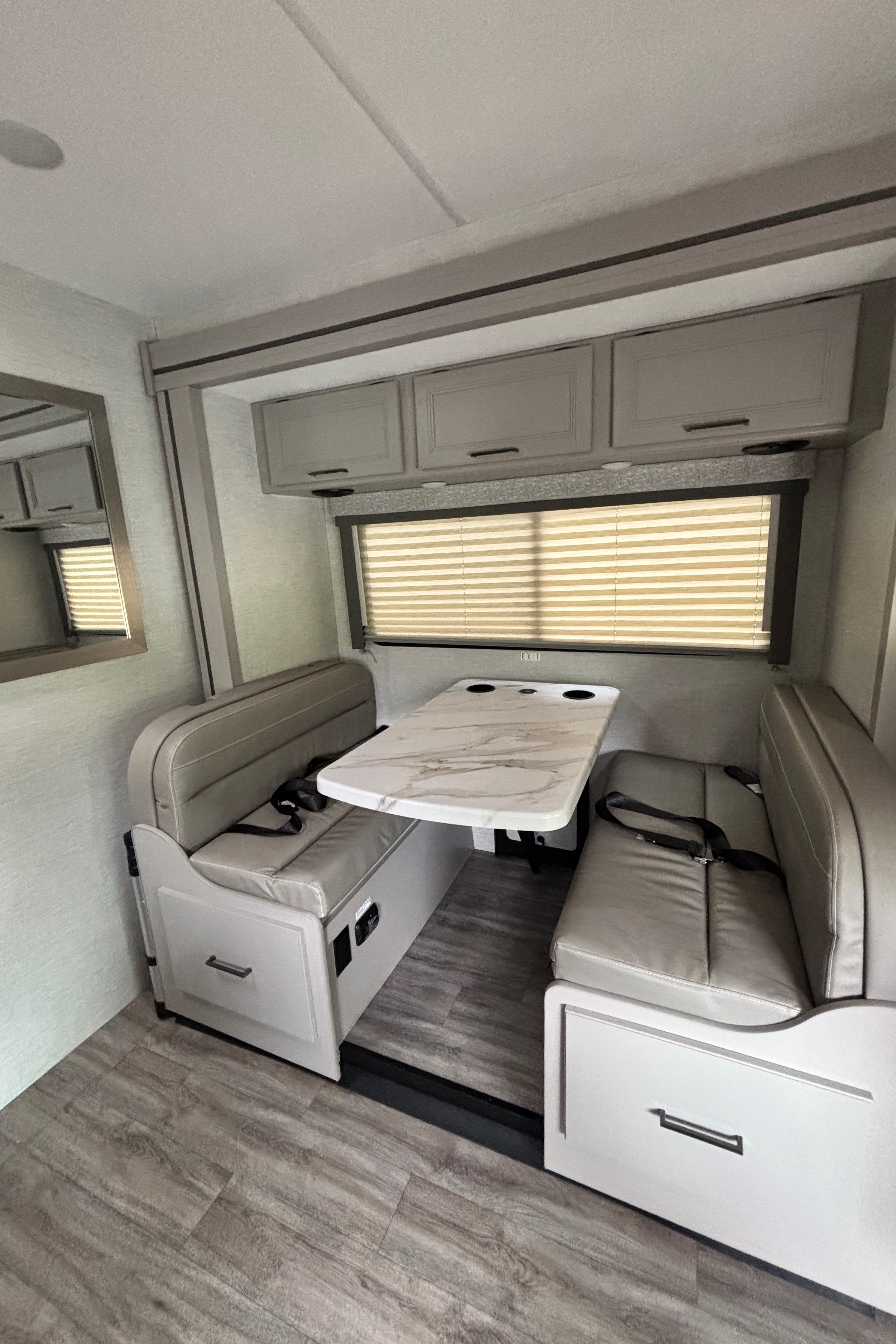 Viola's Thor Motor Coach Four Winds 25V Class C