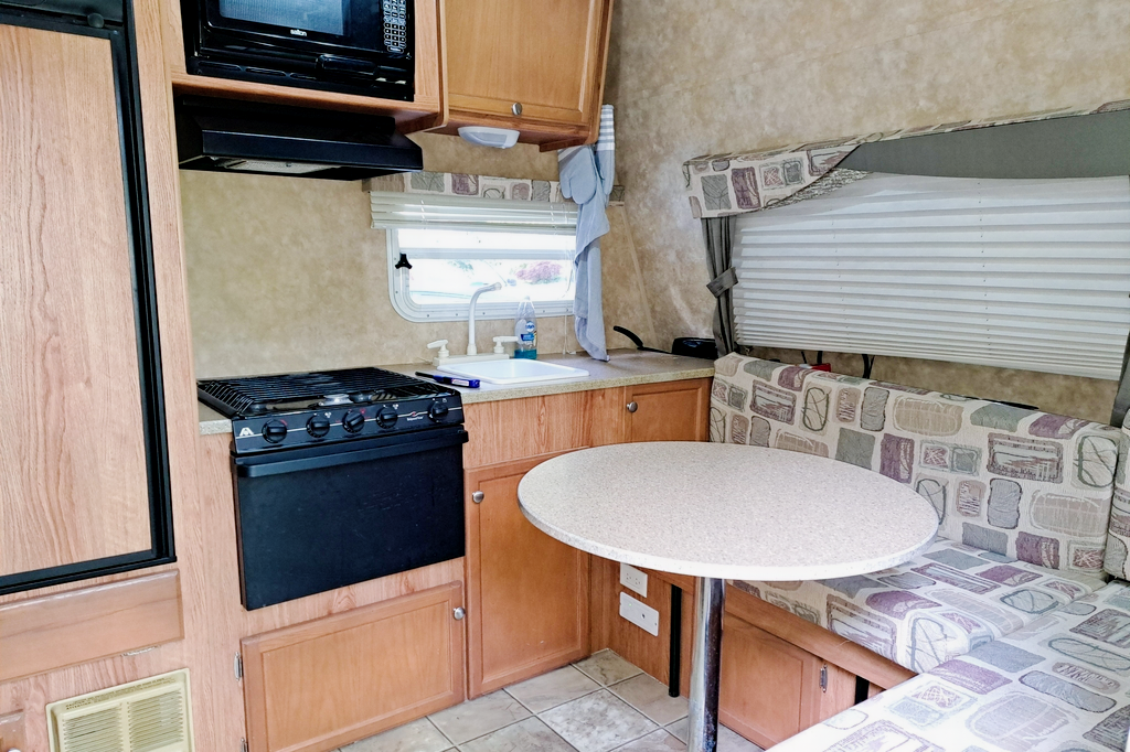 tom's Jayco Jay Feather Sport Travel Trailer