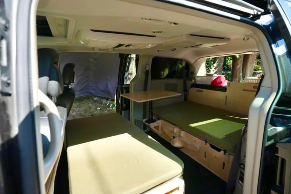 Caravan Crossroad