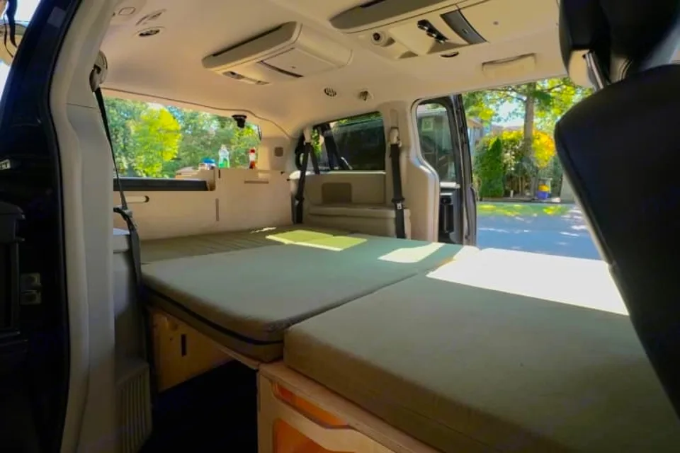 Caravan Crossroad