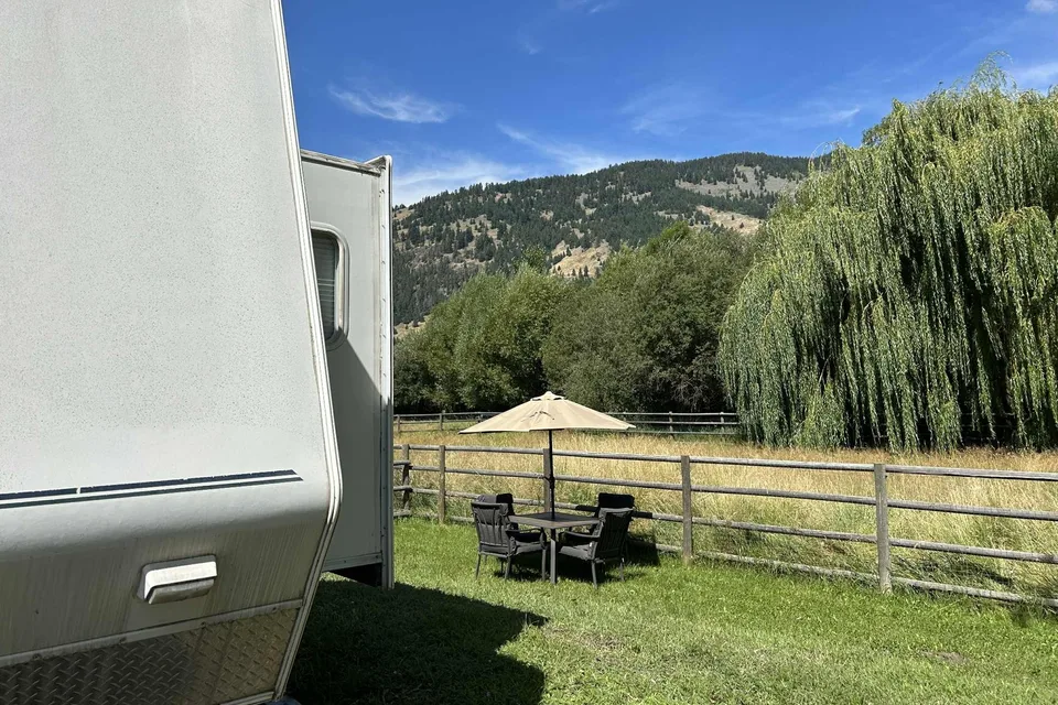 RV Cottage near a beautiful creek!