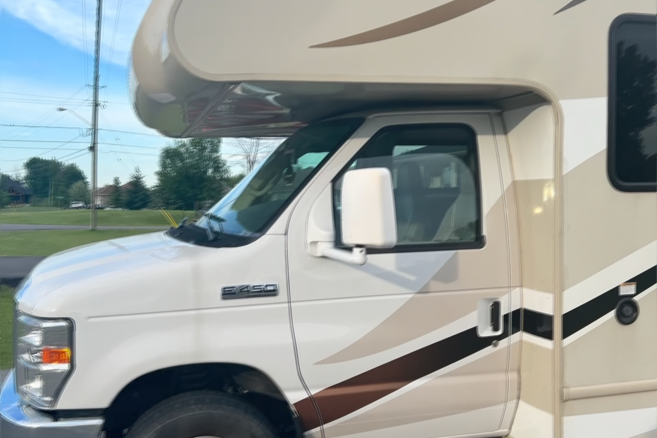Tammy's Thor Motor Coach Four winds Class C