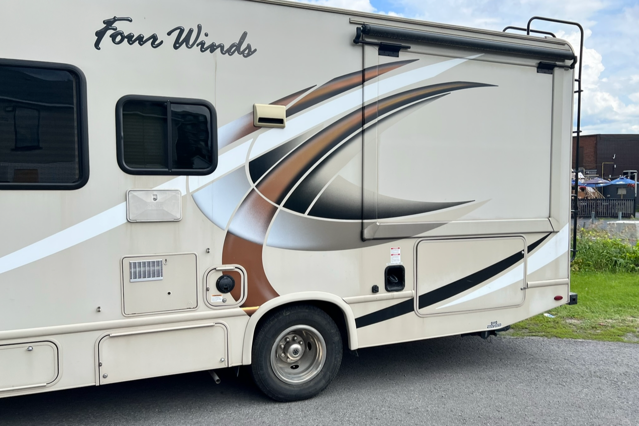 Tammy's Thor Motor Coach Four winds Class C