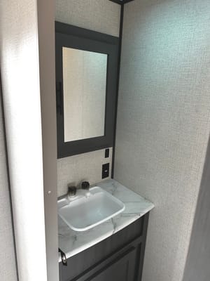 Family Friendly with a Master Bathroom 34'Trailer