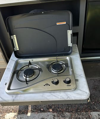 Family Friendly with a Master Bathroom 34'Trailer