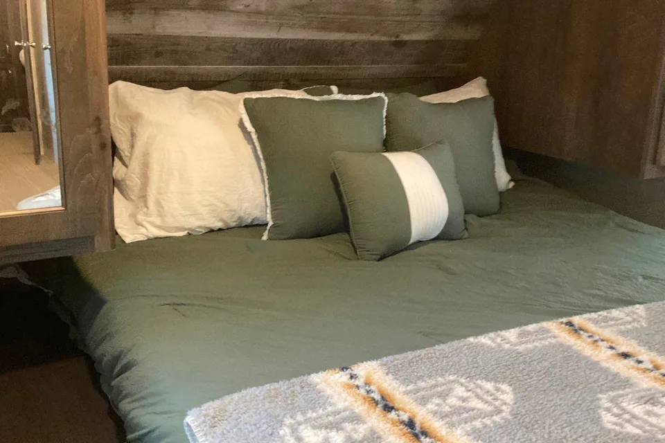 New Keystone Passport with Bunkhouse