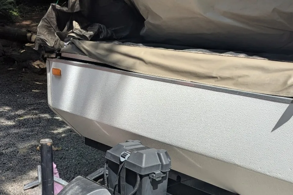 Berti's Starflyer Tent Trailer