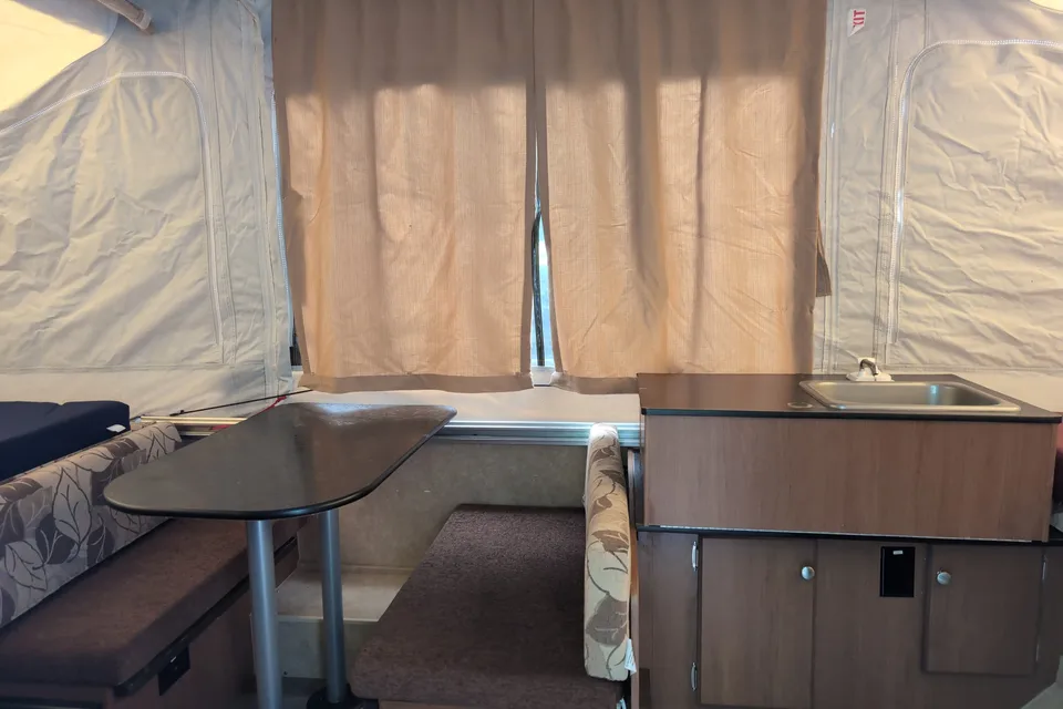 Berti's Starflyer Tent Trailer