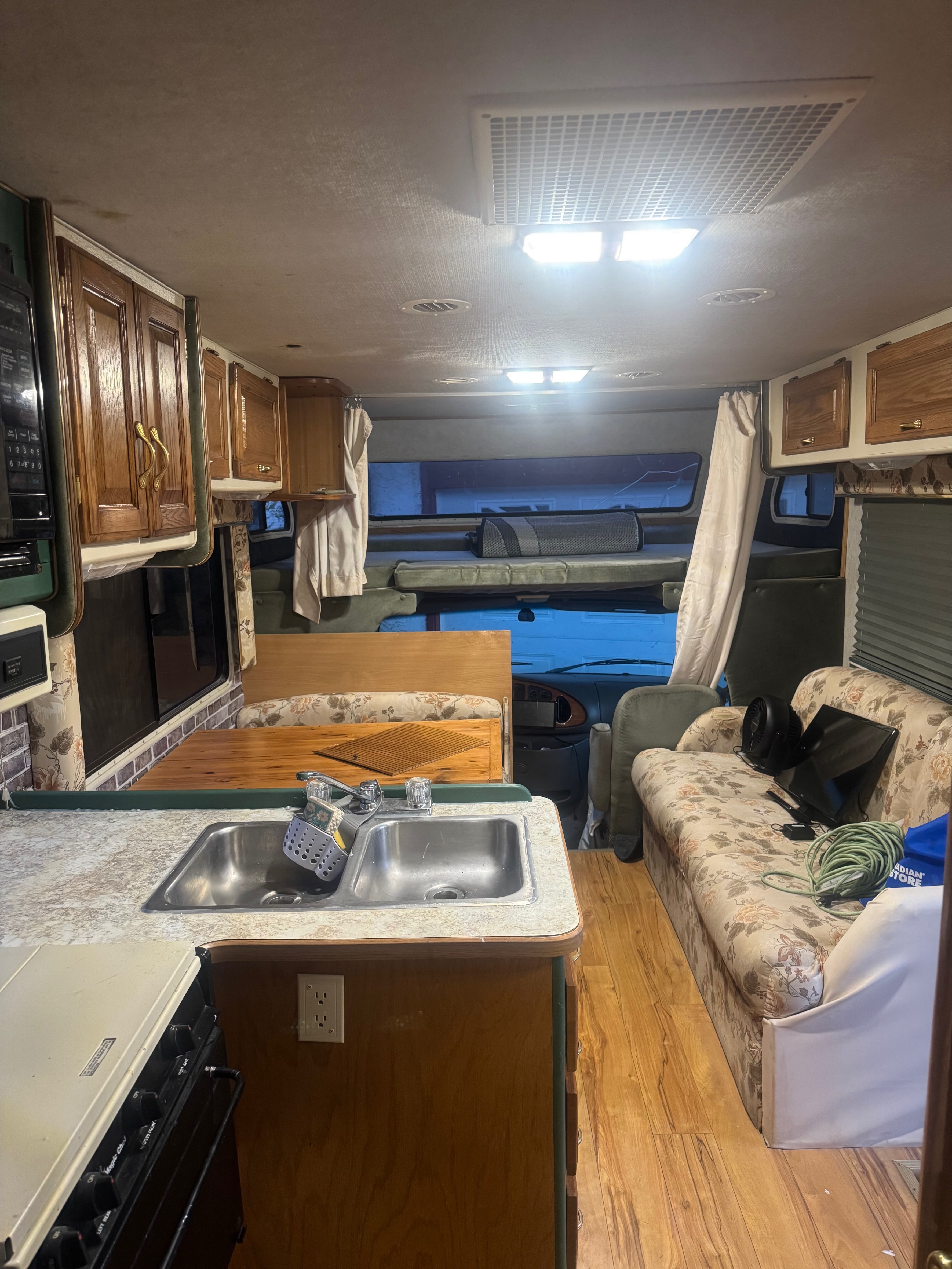 Aziz's Diesel Motorhome