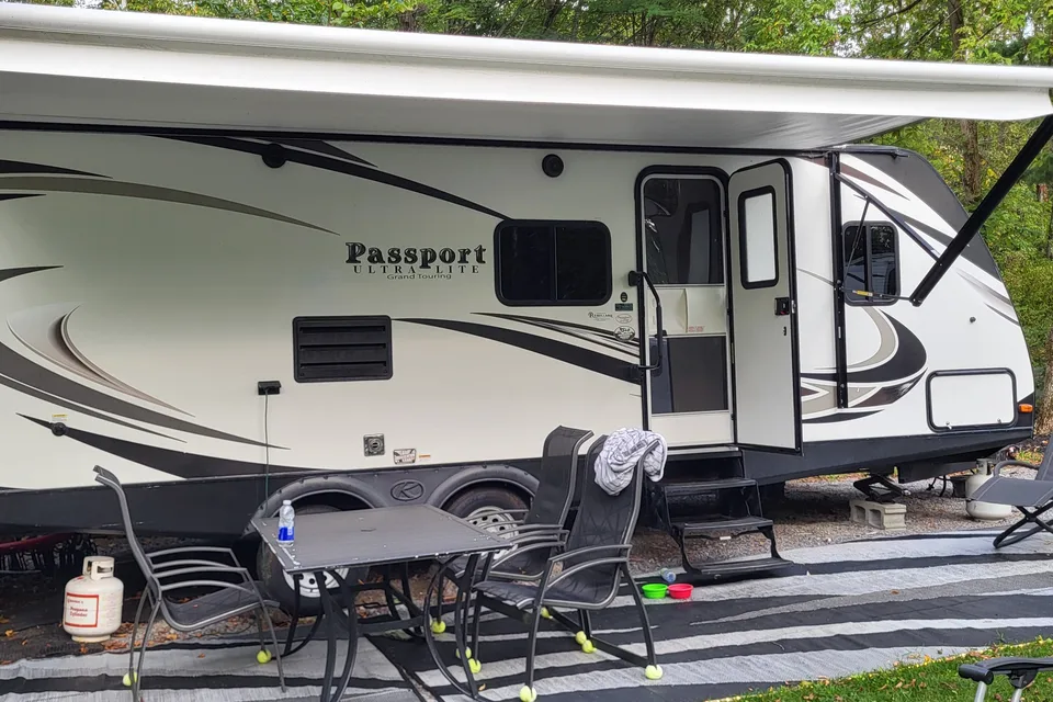 Keystone passport ultra lite grand touring (chambre fermée)