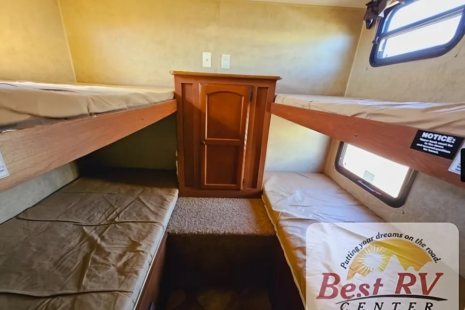Amanda 's bunkhouse