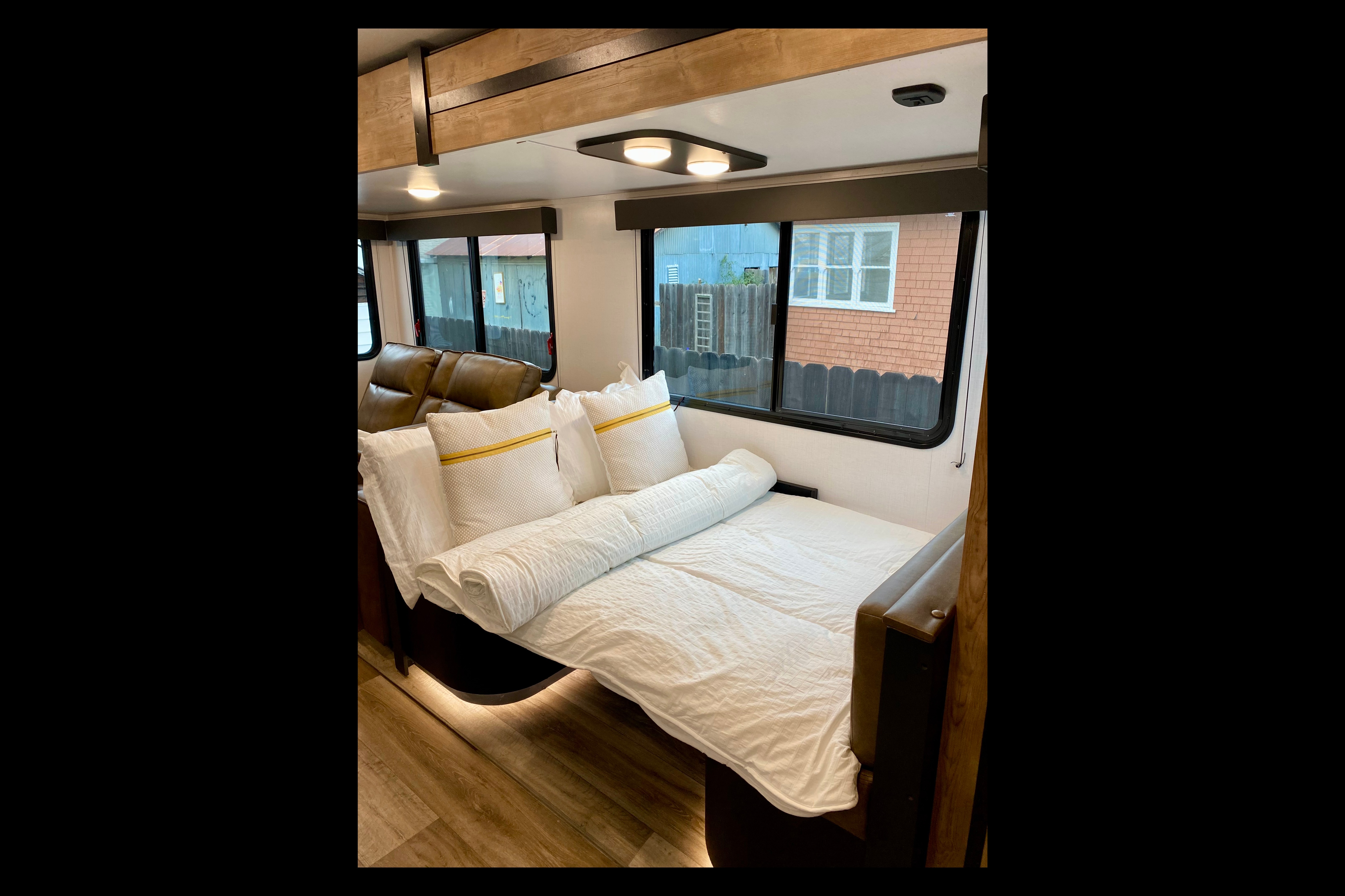 LUXURY 2 BEDROOM*LARGE BATH* 
